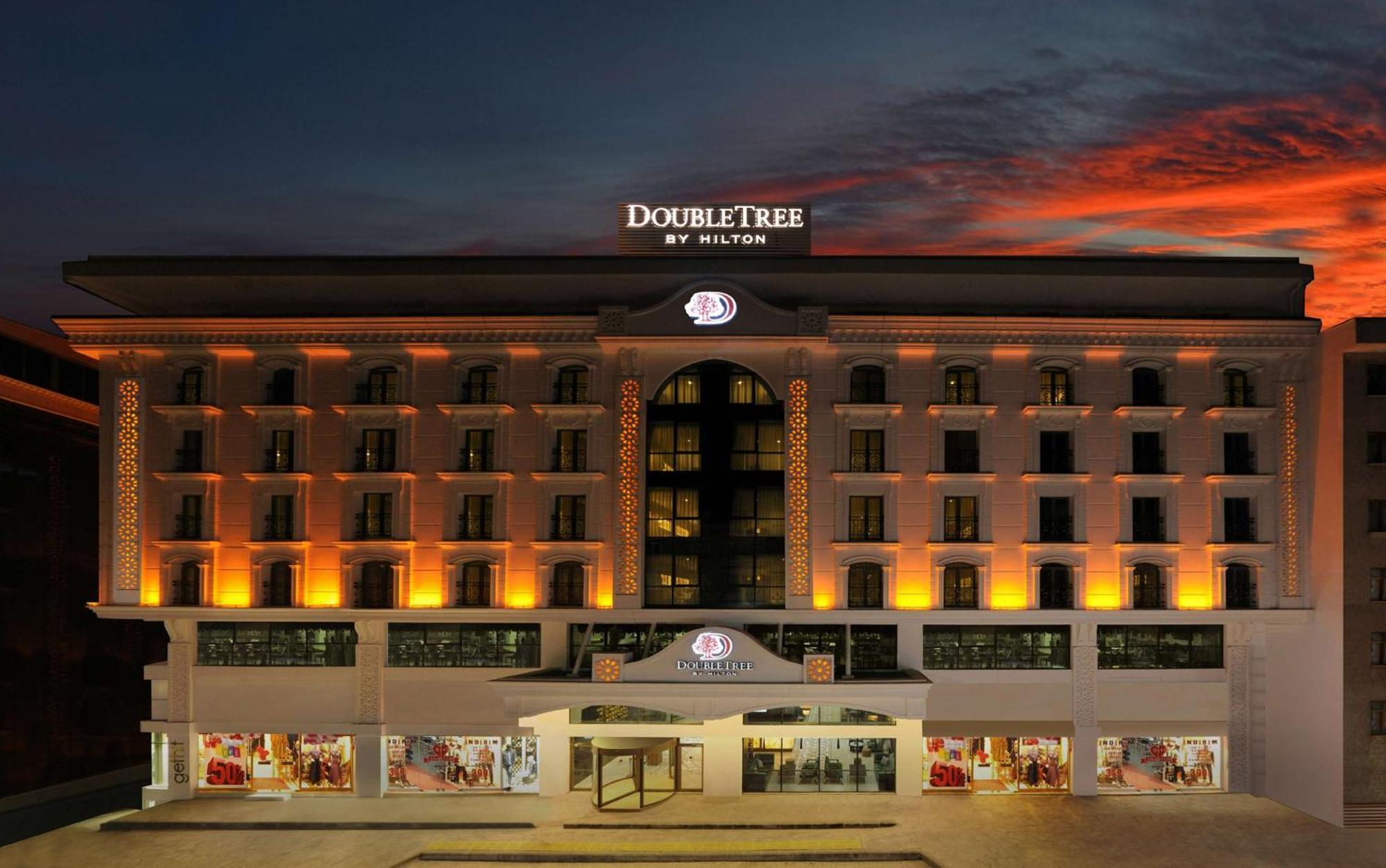 Готель Doubletree By Hilton Елязиг Екстер'єр фото